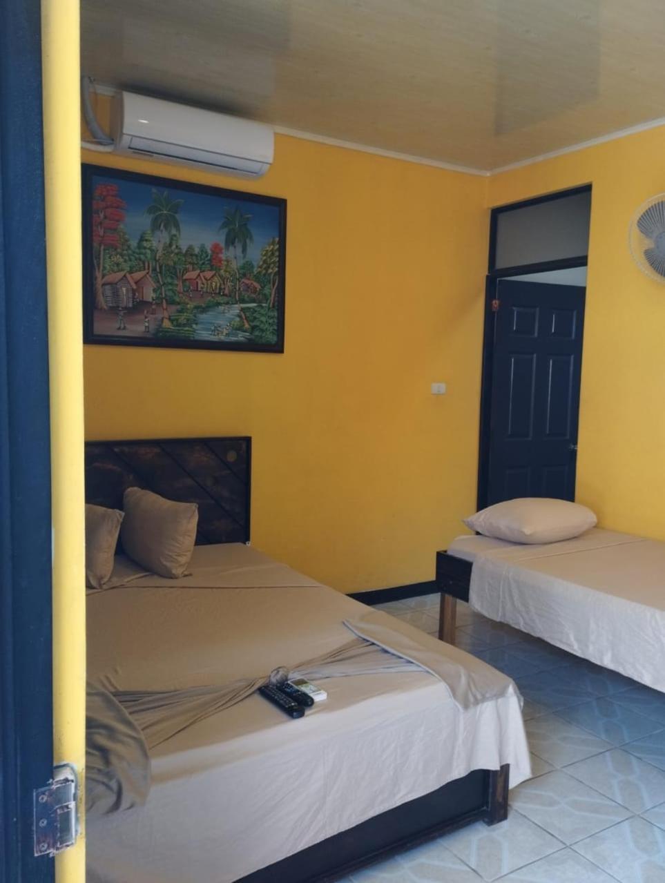 Cabinas Hukats Secret Jungle Puerto Viejo de Talamanca ภายนอก รูปภาพ